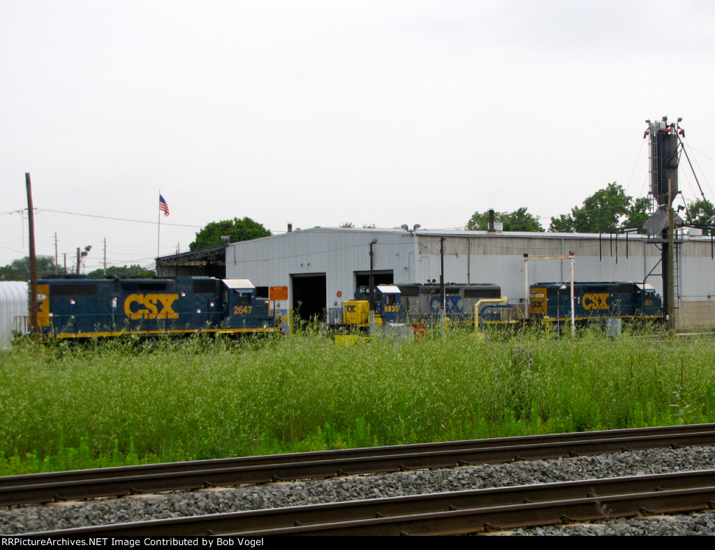 CSX 2647, 8830, and 8817